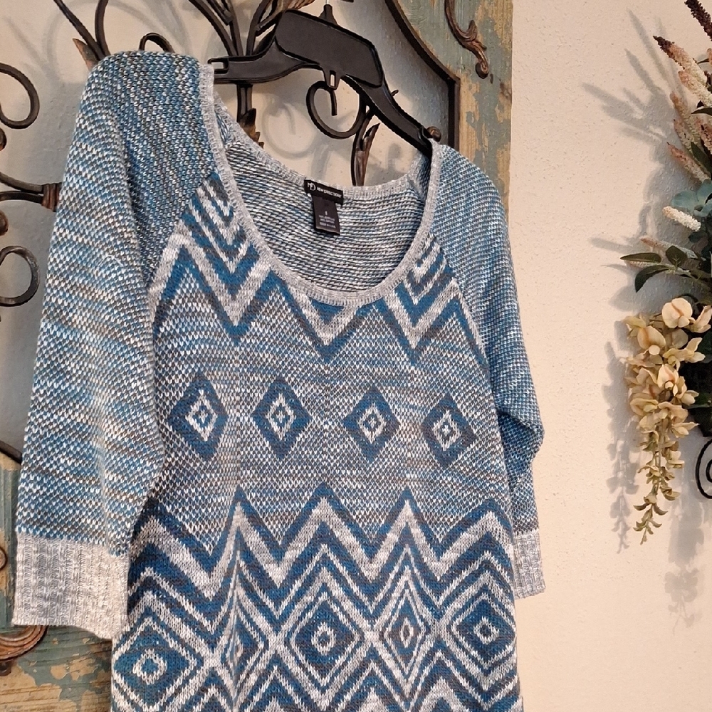 🔥🔥CLEARANCE ITEM New Directions Teal/White Chevron V-Neck Sweater. Size Small - Picture 3 of 5
